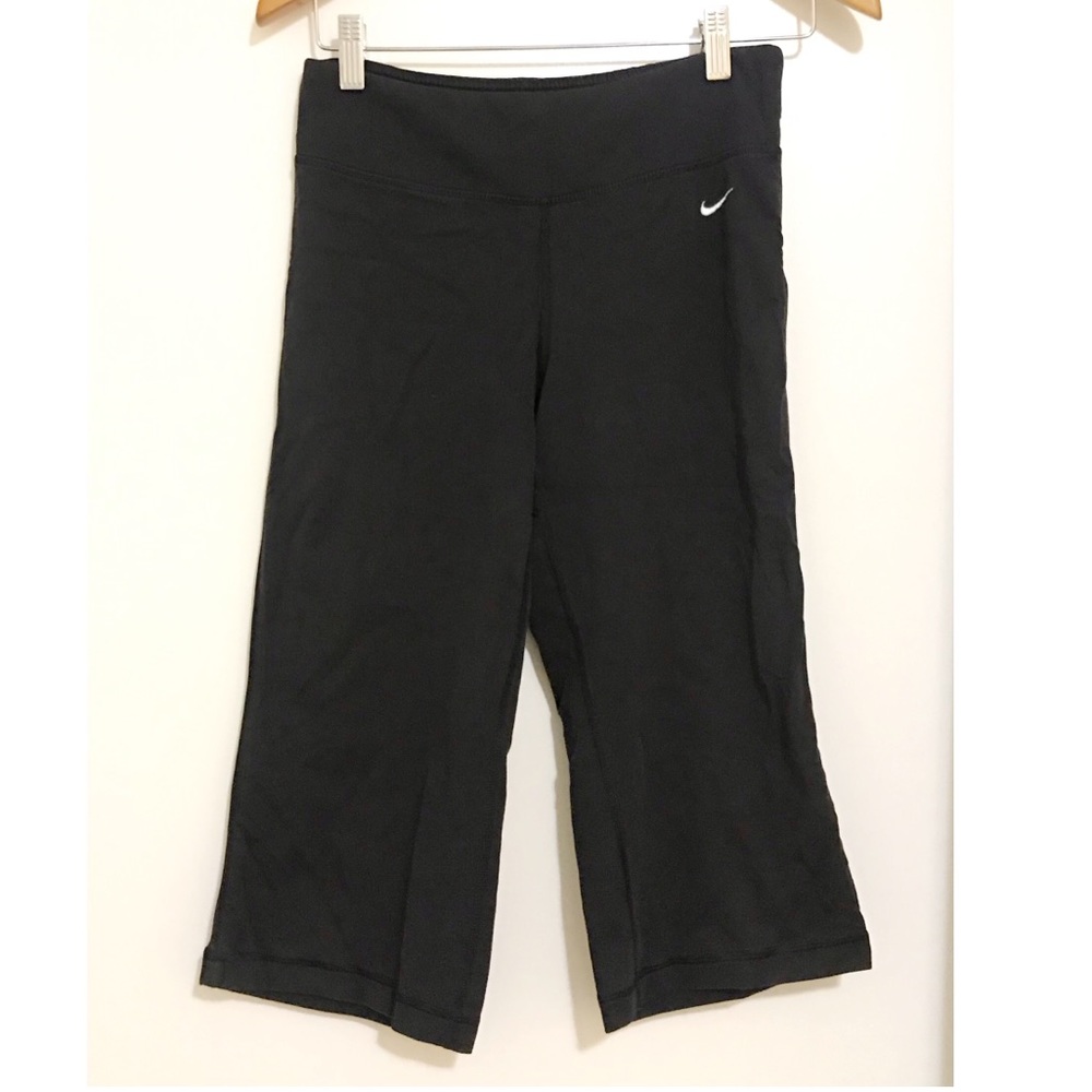 Black Nike Knee length/Capri workout pants Sz Sm